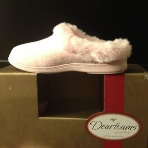 Dear foams pink slippers