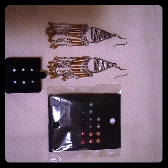 H&M Jewelry - earrings H&M Jewelry - earrings