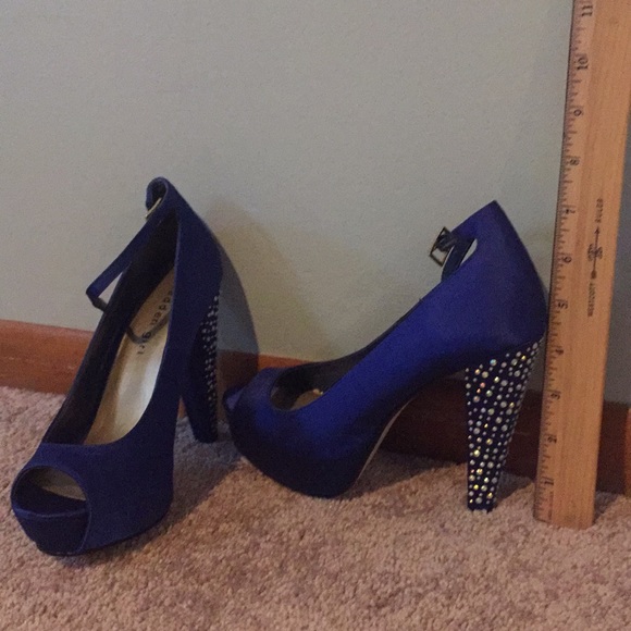 BNIB platform heels - Picture 4 of 4