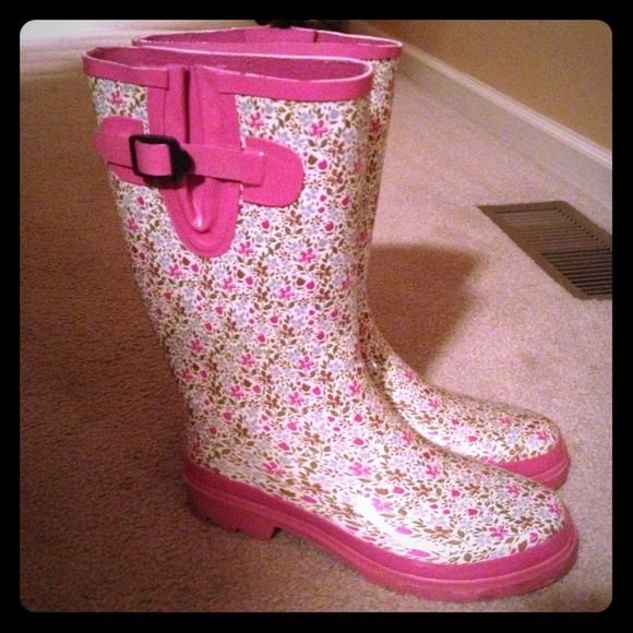 ❤️SOLD❤️Womans Pink Flower Rainboots Size 9