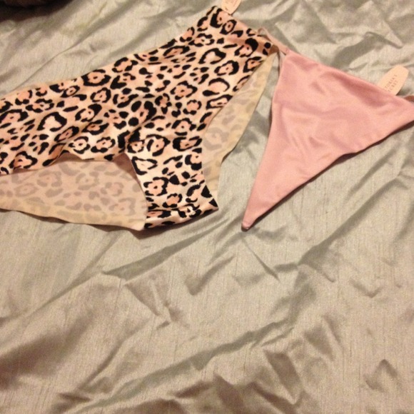 🚫Sold🚫🌺2 pink underwear 🌺