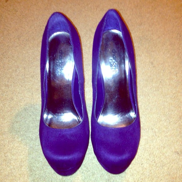 SOLD Purple pumps