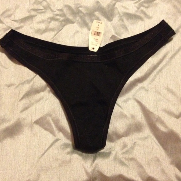 🚫Sold🚫🌺VS black thong🌺
