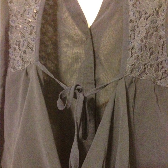 🌀SOLD!🌀High-low button up with tie on back - Picture 3 of 4