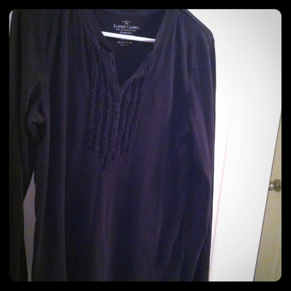 LONGSLEEVED FADED GLORY BLACK TOP