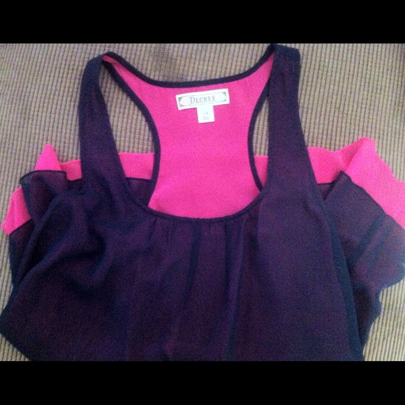 ✨SOLD✨🌺Flowy Top🌺