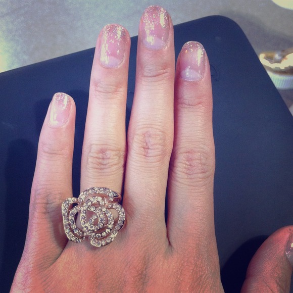 Jewelry - Flower ring