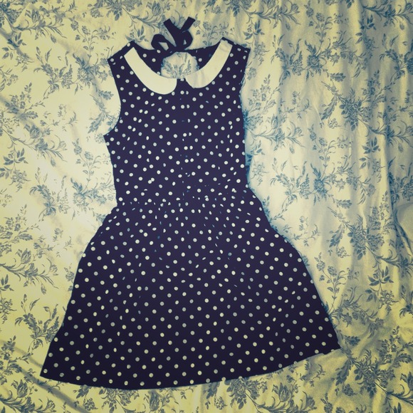 Forever 21 Dresses & Skirts - ❌SOLD❌Black Polka Dot Dress W/ Collar