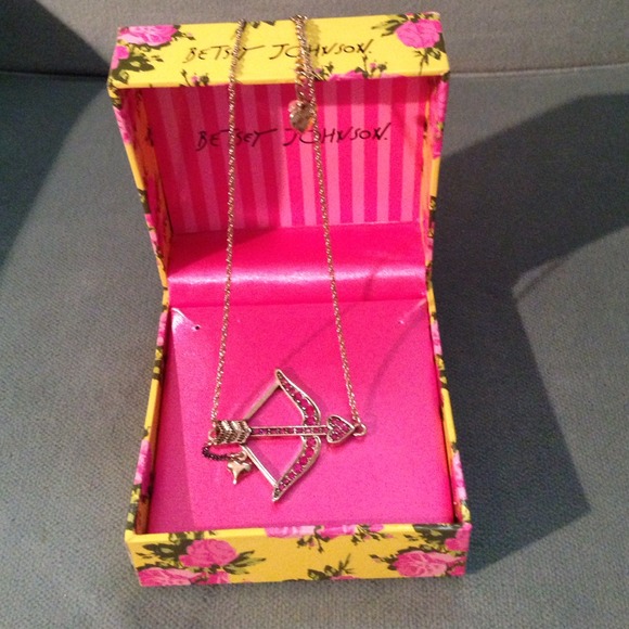Betsey Johnson Jewelry - 🎉17%OFF️💖💯Authentic Brand New Betsey $2.99