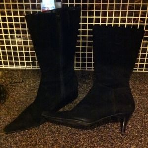 Jones of New York mid heel suede boots.