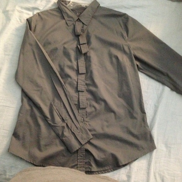 Cute gap work blouse with details! **Reduced Price