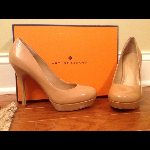 Arturo Chiang Shoes - Arturo Chiang Adobe Soft Patent Pumps Sz 8