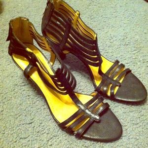 Black Nine West strappy heels!