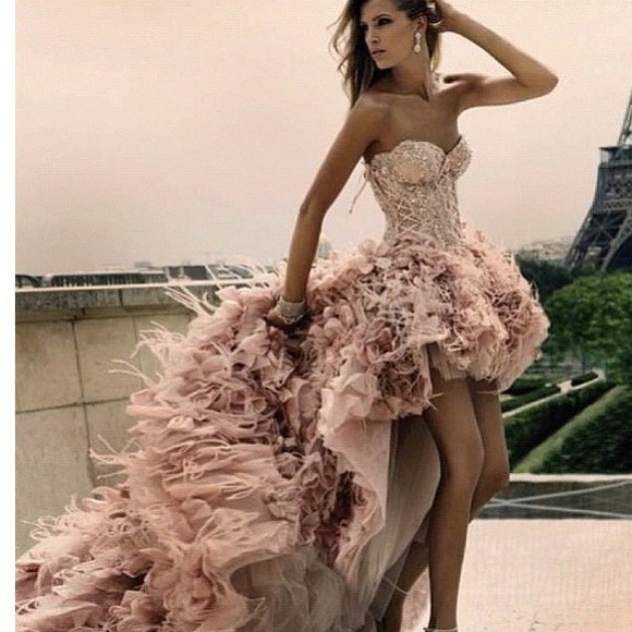I'm selling a long and beautiful dress
