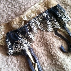 ✔✔SOLD✔✔⭐Bundle⭐Wacoal Lace Garter Belts.