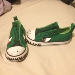 Converse Alligator Toddler Size 6-HOLD