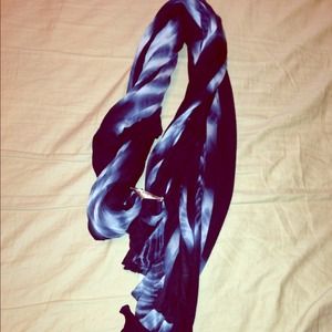 ❌SOLD❌Black and Blue Scarf