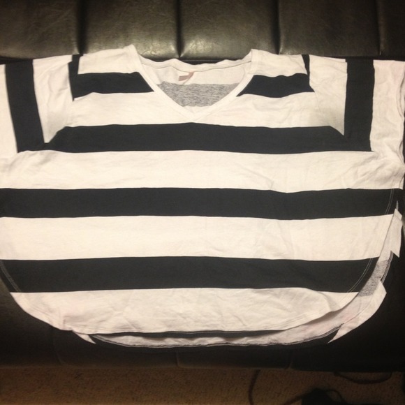 Large black and white stripe shirt