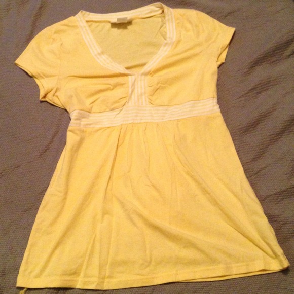 ❌SOLD❌Yellow and White Top