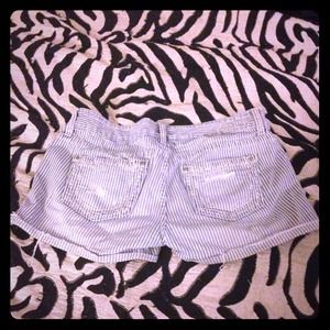 The Buckle Pices brand shorts