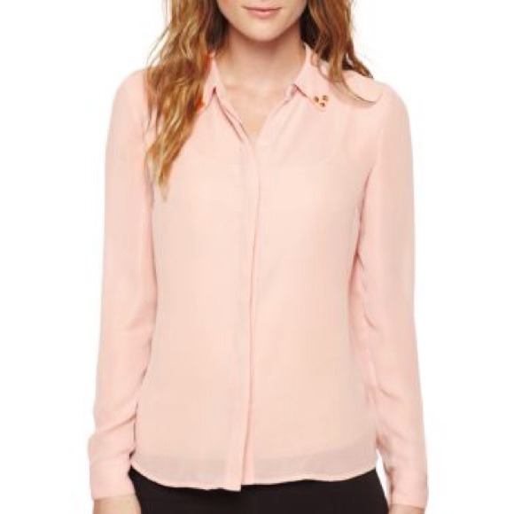 Studded light pink collar top