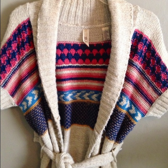 ❌SOLD IN BUNDLE❌🎉HOST PICK🎉 9/20 BKE cardigan - Picture 2 of 3