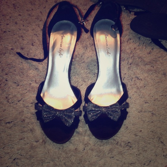 SOLD!!!🌸Size 9 American eagle black bow heels