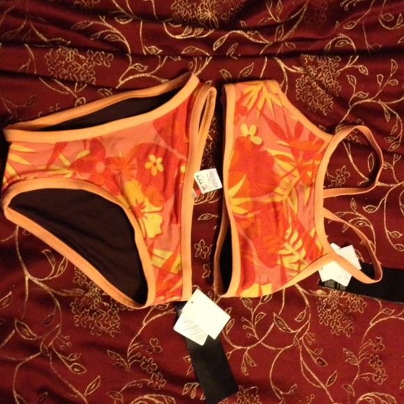 ✨Reduced✨Bathing suit reversible