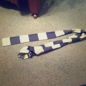 Gap Navy and grey fashion scarf!