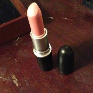 ✨✨✨✨SOLD ✨✨✨✨MAC HUE