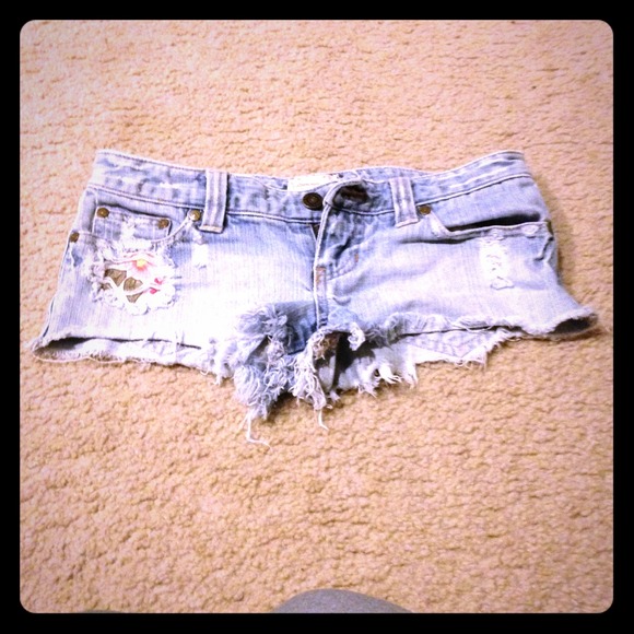 A&f distressed jean shorts