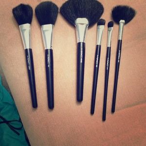 Makeup brushes