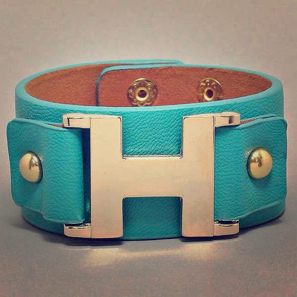 🚫SOLD🚫Turquoise "H" Bracelet
