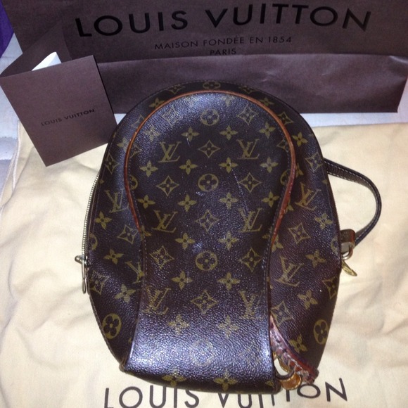 Louis Vuitton Handbags - 100% authentic damaged Louis Vuitton back pack!!