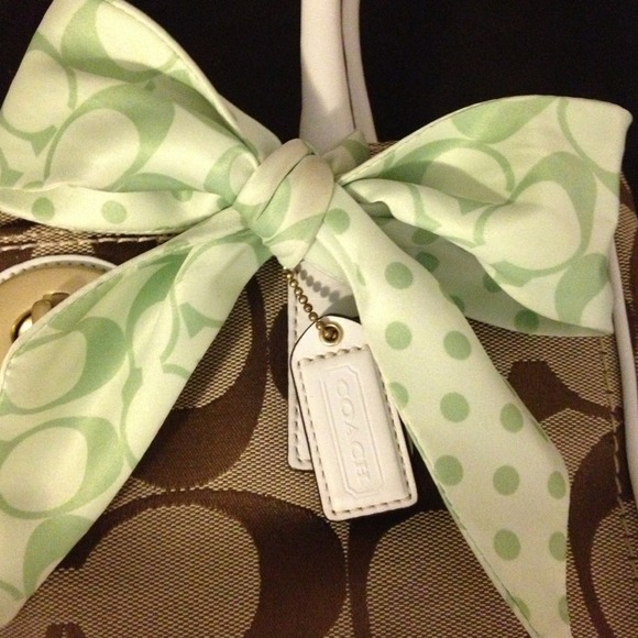 Authentic Coach handbag (NWOT) - Picture 2 of 4