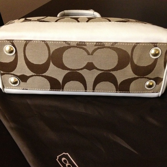 Authentic Coach handbag (NWOT) - Picture 3 of 4