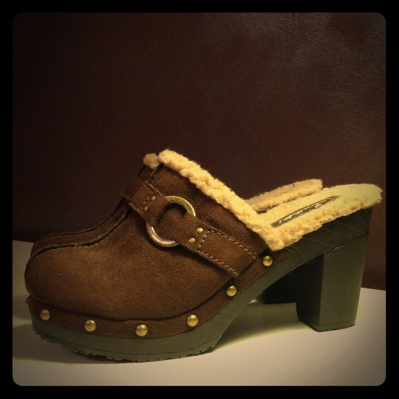 SOLD Fleece Lined Clogs💖