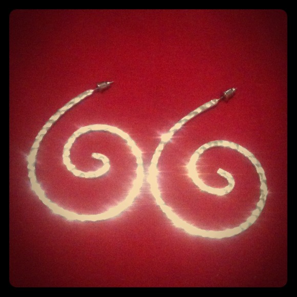 Silver party earrings! - Picture 1 of 2