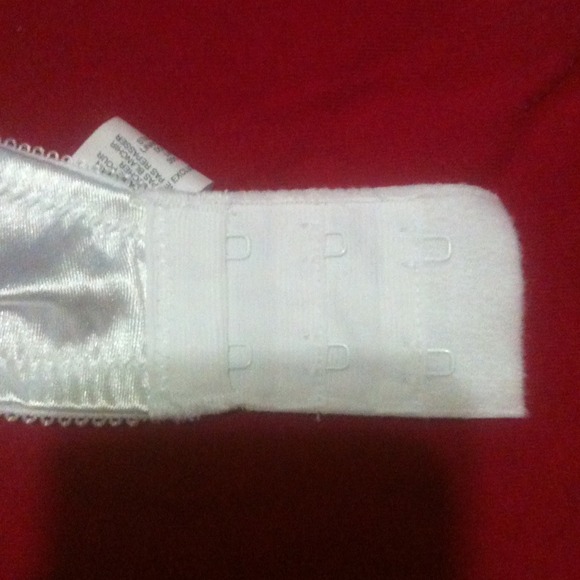 White wonder bra! - Picture 2 of 3