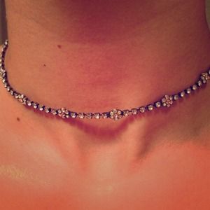 Rhinestone flower necklace