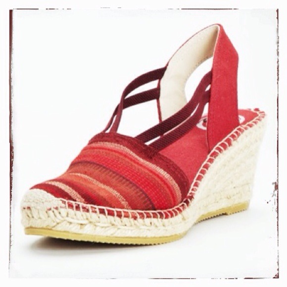 ⚡REDUCED⚡Vidoretta Espadrille Wedges.