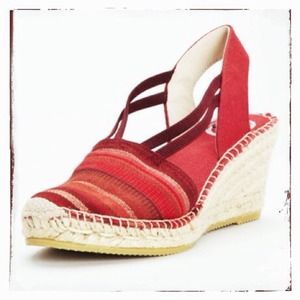 ⚡REDUCED⚡Vidoretta Espadrille Wedges.