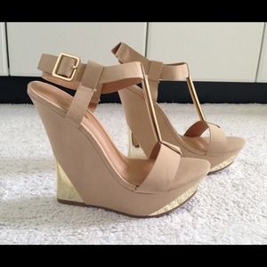 Nude playforms with gold detail