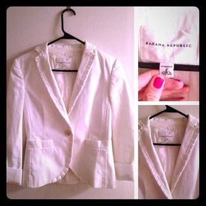 White Banana Republic blazer