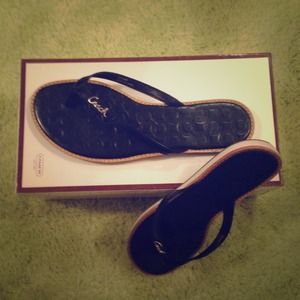 Coach flip- flops