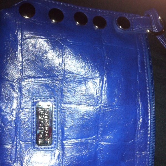 Authentic Kenneth Cole reaction! - Picture 1 of 4