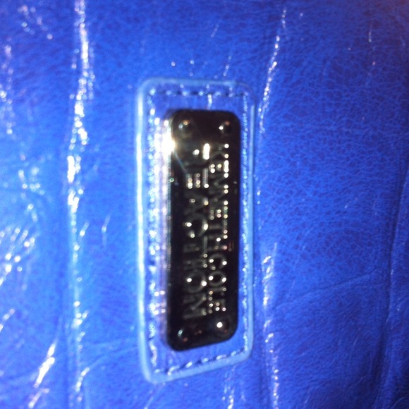 Authentic Kenneth Cole reaction! - Picture 3 of 4