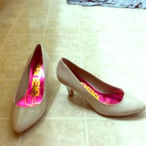 2 1/2 inch nude heels!