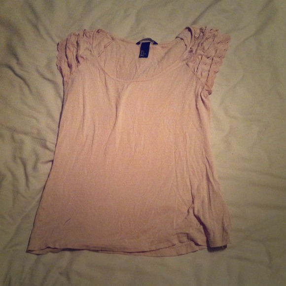 Light pink ruffle sleeve top!