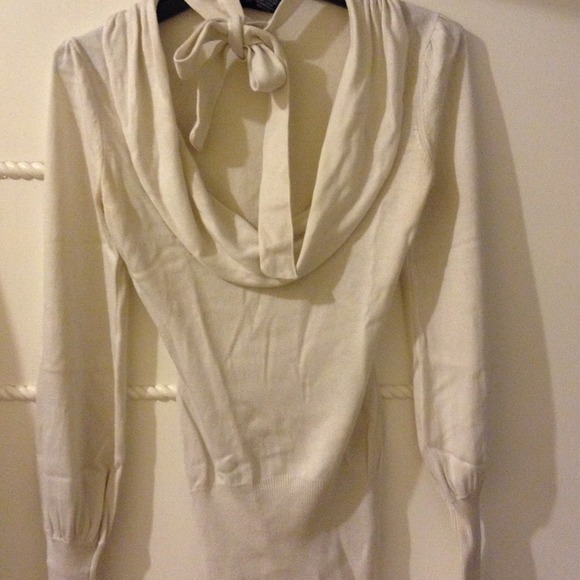 85%silk 15%cashmere top with neck tie🌹🌹